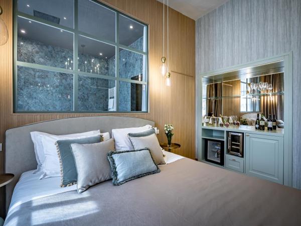 Hotel La Scaletta al Ponte Vecchio : photo 1 de la chambre suite avec baignoire spa