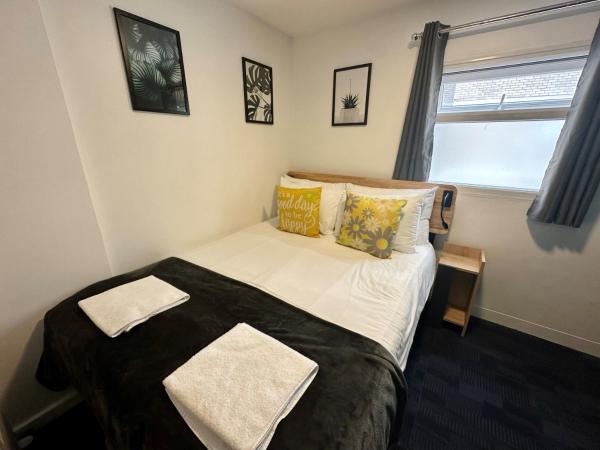 Smart Hyde Park Inn Hostel : photo 2 de la chambre chambre double avec salle de bains privative