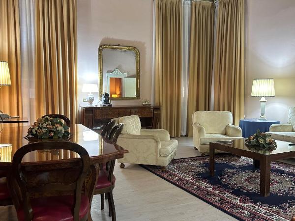 Hotel Roma : photo 4 de la chambre suite deluxe avec lit king-size