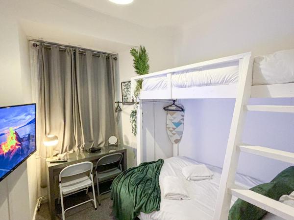 X Hotel Brunswick Square : photo 1 de la chambre appartement avec salle de bains commune