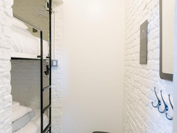 Saintlo Ottawa Jail Hostel : photo 1 de la chambre chambre double cellule