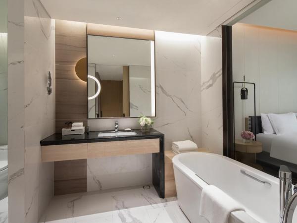 Crowne Plaza Foshan Nanhai - an IHG Hotel - Free Canton Fair Shuttle Bus : photo 4 de la chambre one-bedroom suite lounge access