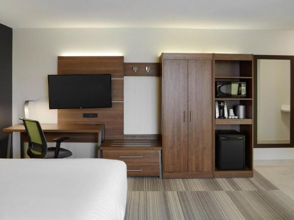 Holiday Inn Express Toronto Downtown, an IHG Hotel : photo 7 de la chambre standard king room with extra space