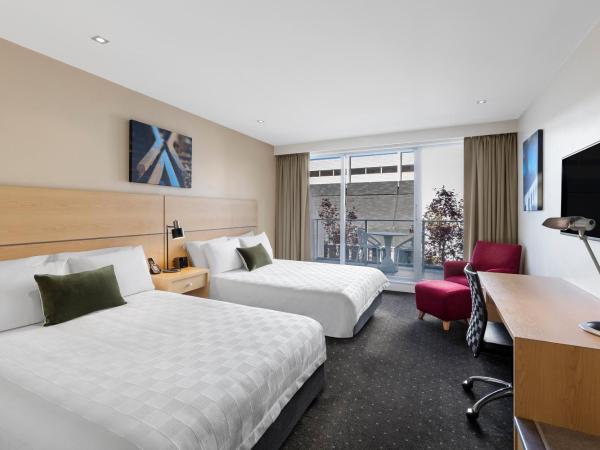 Crowne Plaza Queenstown, an IHG Hotel : photo 1 de la chambre chambre standard avec 2 lits queen-size