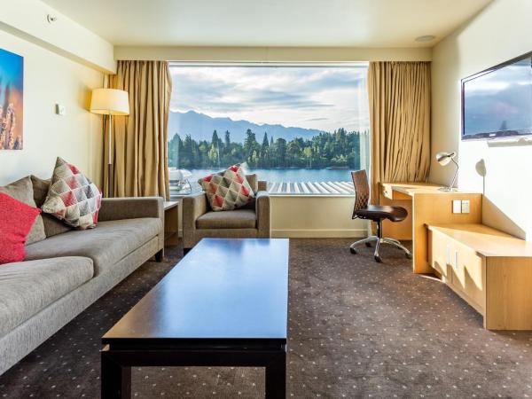 Crowne Plaza Queenstown, an IHG Hotel : photo 10 de la chambre suite king 1 chambre avec vue sur le lac