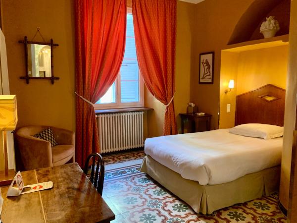 Hotel Central Bastia : photo 1 de la chambre chambre simple