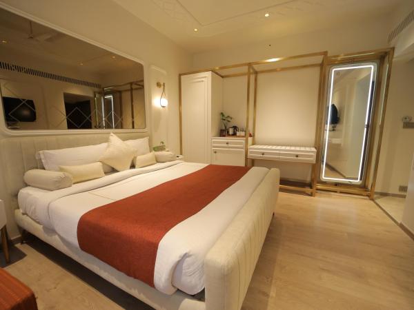 Amantra Comfort Hotel : photo 2 de la chambre chambre lit king-size supérieure