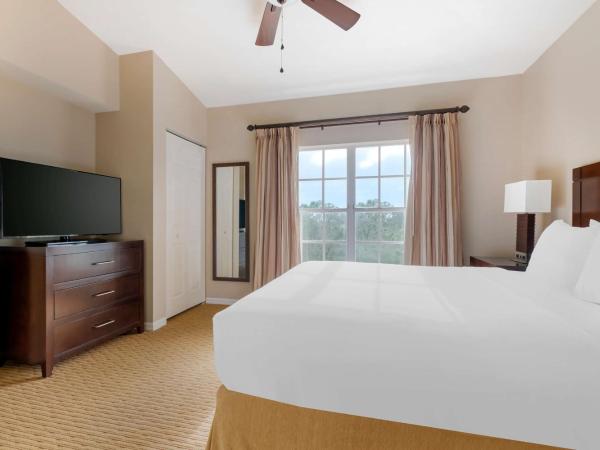 Hilton Vacation Club Aqua Sol Orlando West : photo 3 de la chambre suite 1 chambre lit king-size - vue sur piscine