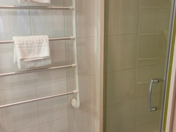 Logis Hôtel Louise de Savoie : photo 3 de la chambre chambre double