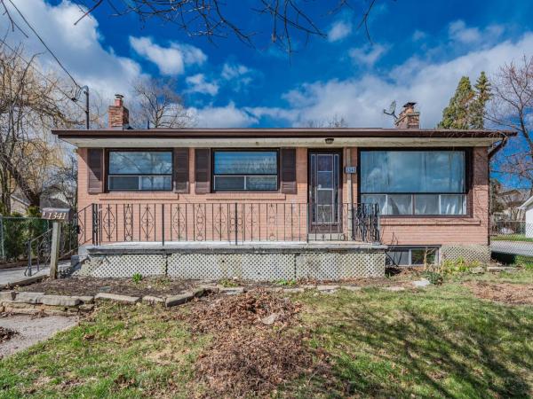 COZY 2-BEDROOM BASEMENT SUITE : photo 1 de la chambre villa 2 chambres :