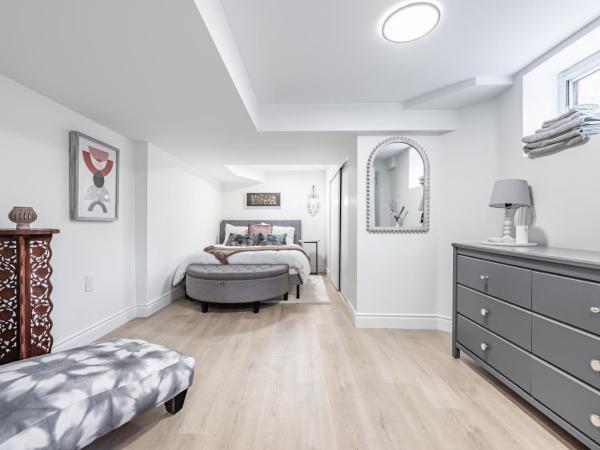 COZY 2-BEDROOM BASEMENT SUITE : photo 6 de la chambre villa 2 chambres :