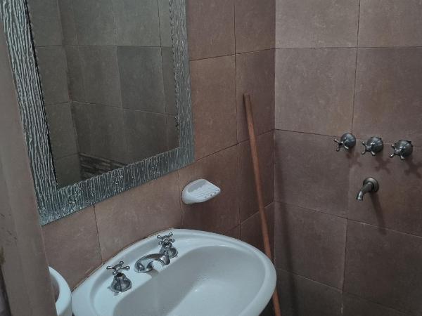 HOTEL HM : photo 6 de la chambre chambre double ou lits jumeaux avec salle de bains privative