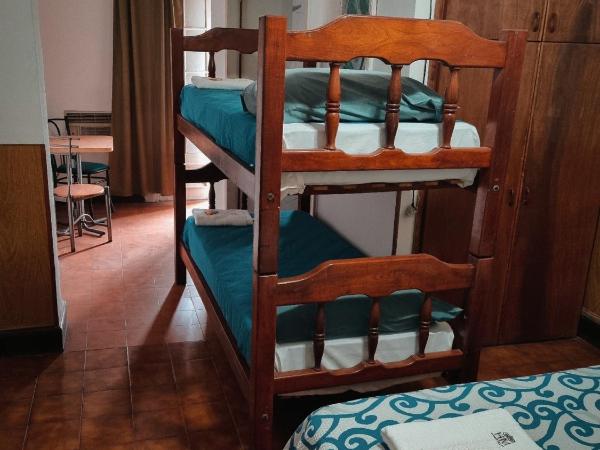 HOTEL HM : photo 3 de la chambre chambre quadruple avec salle de bains privative