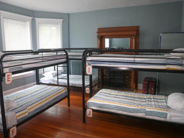 Wrigley Hostel - Chicago : photo 1 de la chambre lit dans dortoir mixte de 10 lits