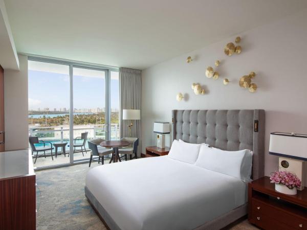 The Ritz-Carlton Bal Harbour, Miami : photo 1 de la chambre suite 2 chambres - vue sur littoral - chambre 1 : 1 lit king-size et chambre 2 : 1 lit king-size