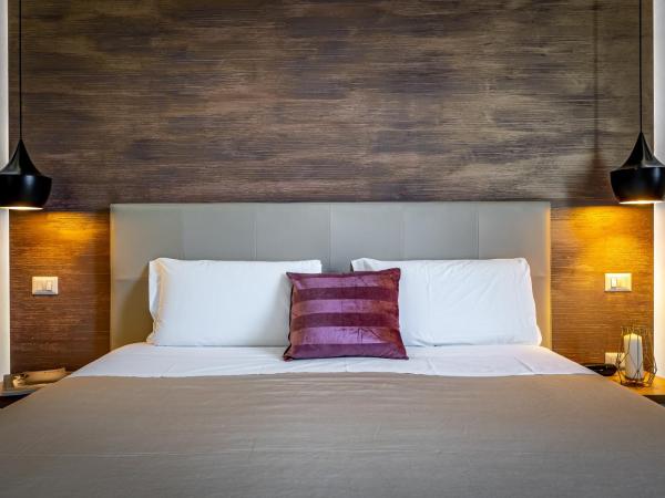 Palazzo Alfieri Residenza D'Epoca - Alfieri Collezione : photo 2 de la chambre chambre double de luxe avec baignoire spa 