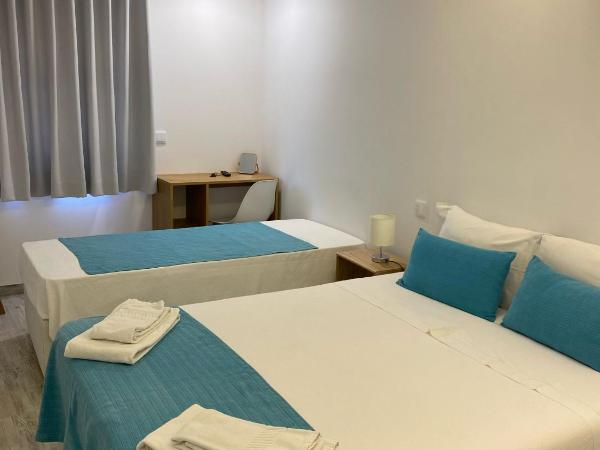 Enjoy Viana - Guest House : photo 3 de la chambre chambre triple premium avec salle de bains privative