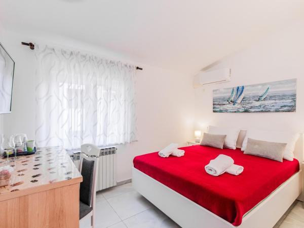 Bed and Breakfast Ema : photo 2 de la chambre chambre double sans balcon