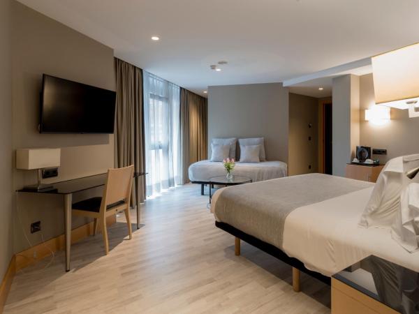 Hotel Plaza : photo 7 de la chambre chambre double ou lits jumeaux premium
