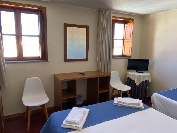 Enjoy Viana - Guest House : photo 5 de la chambre suite familiale