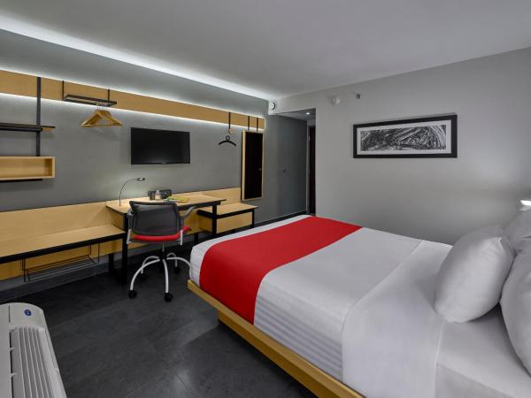 City Express by Marriott Veracruz : photo 1 de la chambre chambre lit queen-size – vue sur océan