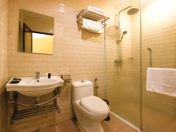 Golden Roof Hotel Ampang Ipoh : photo 6 de la chambre chambre lit king-size premier