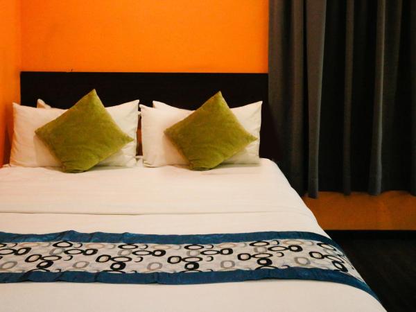 Golden Roof Hotel Ampang Ipoh : photo 5 de la chambre chambre avec 2 grands lits queen-size 