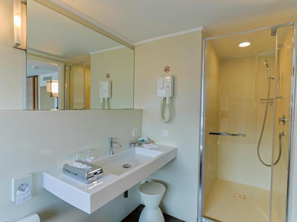 Hotel Garni Muralto : photo 6 de la chambre chambre double panorama avec balcon - vue sur lac