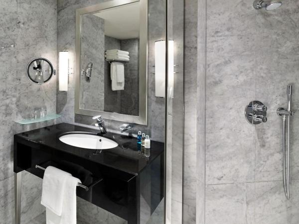 The Park Tower Knightsbridge, a Luxury Collection Hotel, London : photo 5 de la chambre suite exécutive 1 chambre avec 1 lit queen-size