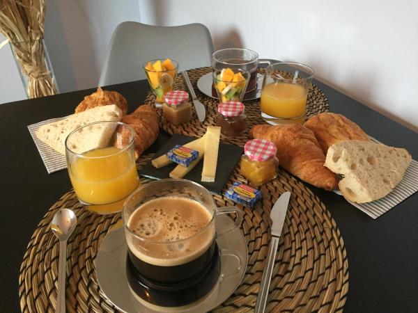 La petite chambre du lac : photo 5 de la chambre chambre double avec salle de bains privative