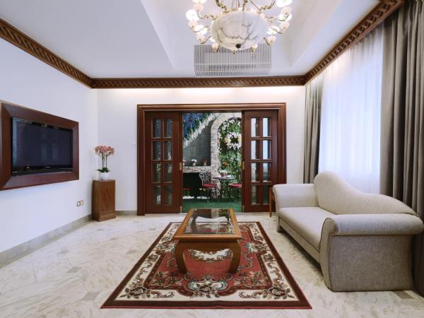 The Jesselton Hotel : photo 6 de la chambre suite junior