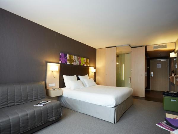 Mercure Valenciennes Centre : photo 1 de la chambre chambre standard avec 1 lit double et 1 canapé-lit 1 place