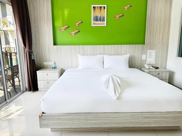 Anantra Pattaya Resort : photo 7 de la chambre chambre double deluxe avec accès piscine
