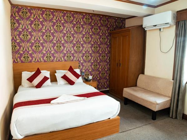 Kusum Hotel : photo 1 de la chambre chambre double deluxe (2 adultes + 1 enfant)