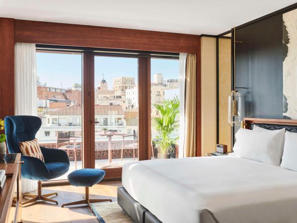 Thompson Madrid, by Hyatt : photo 3 de la chambre suite d'angle avec terrasse