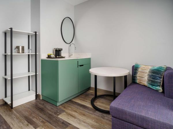 DoubleTree by Hilton New York Midtown Fifth Ave : photo 2 de la chambre chambre lit queen-size deluxe