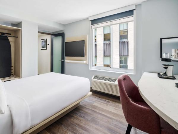 DoubleTree by Hilton New York Midtown Fifth Ave : photo 4 de la chambre chambre lit queen-size 