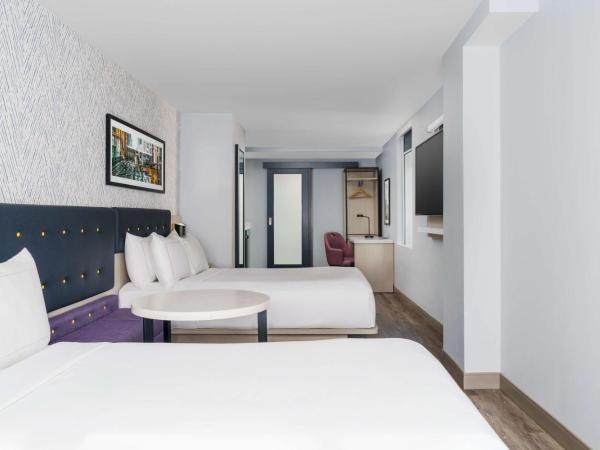 DoubleTree by Hilton New York Midtown Fifth Ave : photo 2 de la chambre chambre deluxe avec 2 lits queen-size