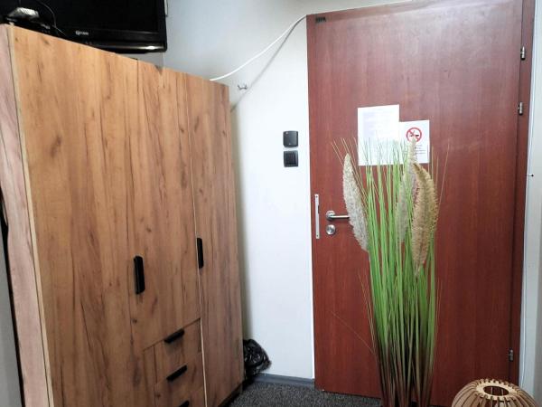 GO Hostel Rewolucji : photo 8 de la chambre chambre triple