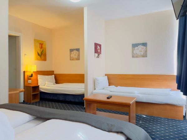 Elbbrücken Hotel : photo 7 de la chambre chambre quadruple