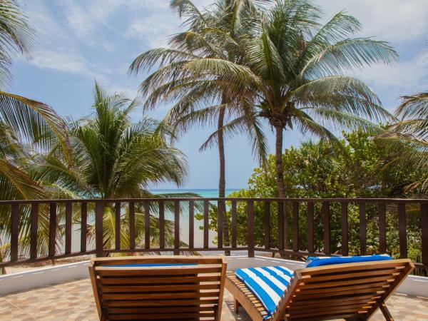 Casa Colibrí Tankah : photo 2 de la chambre chambre double avec balcon - vue sur mer