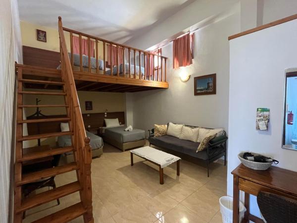 Eleni Rooms : photo 2 de la chambre chambre quadruple