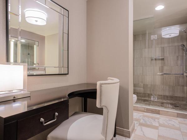 Caesars Palace Hotel & Casino : photo 3 de la chambre suite studio d'angle lit king-size julius - vue sur strip - non-fumeurs