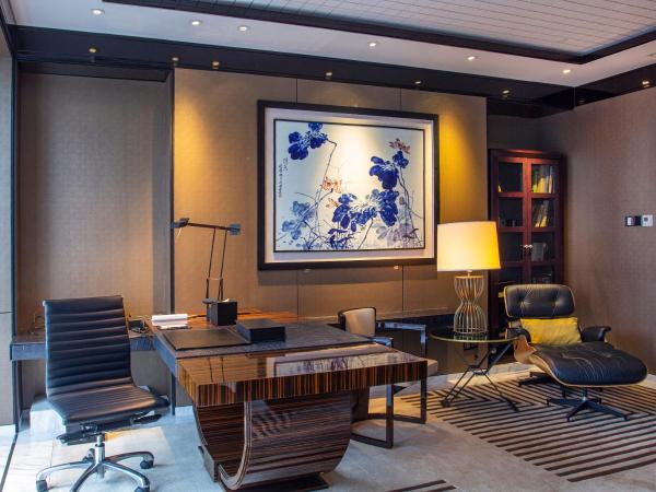 Regent Shanghai Pudong - Complimentary first round minibar per stay - including a bottle of wine - enjoy the internet without any pressure : photo 6 de la chambre three-bedroom presidential suite with view