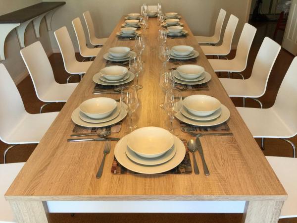 Rotorua Coachman Spa Motel : photo 2 de la chambre appartement confort 4 chambres avec bain à remous