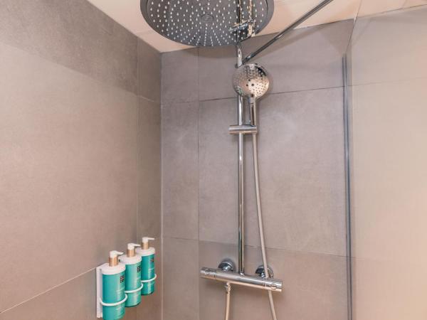 Novotel Le Havre Centre Gare : photo 10 de la chambre chambre exécutive avec 1 lit double et 1 canapé