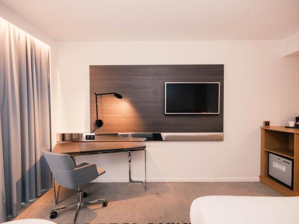 Novotel Le Havre Centre Gare : photo 5 de la chambre chambre classique avec 1 lit double et 1 canapé