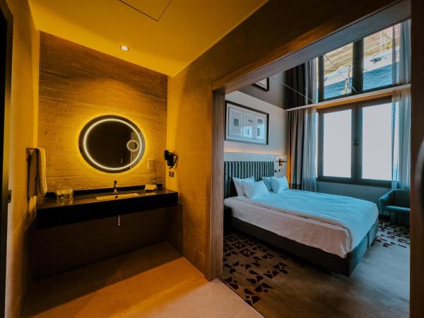 Best Western Plus Hotel Konak : photo 5 de la chambre chambre lit king-size deluxe - vue sur mer