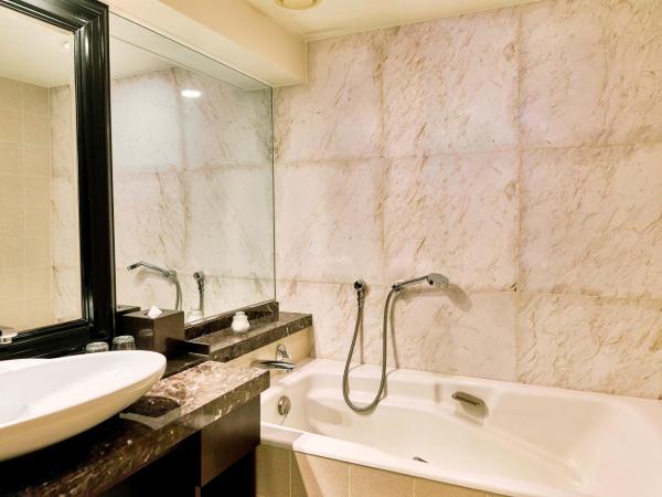 InterContinental Tokyo Bay, an IHG Hotel : photo 2 de la chambre classic twin room with river view - high floor