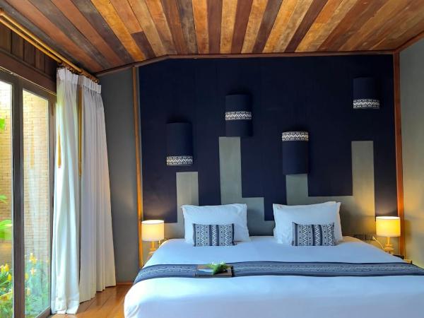 Athita The Hidden Court Chiang Saen Boutique Hotel SHA Plus CERTIFIED : photo 9 de la chambre suite avec terrasse